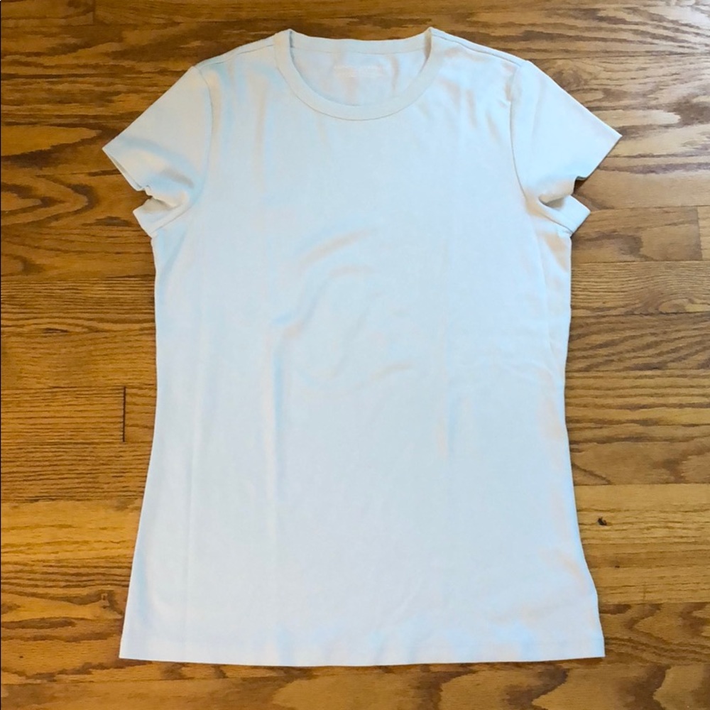 🆕 Banana Republic T-shirt